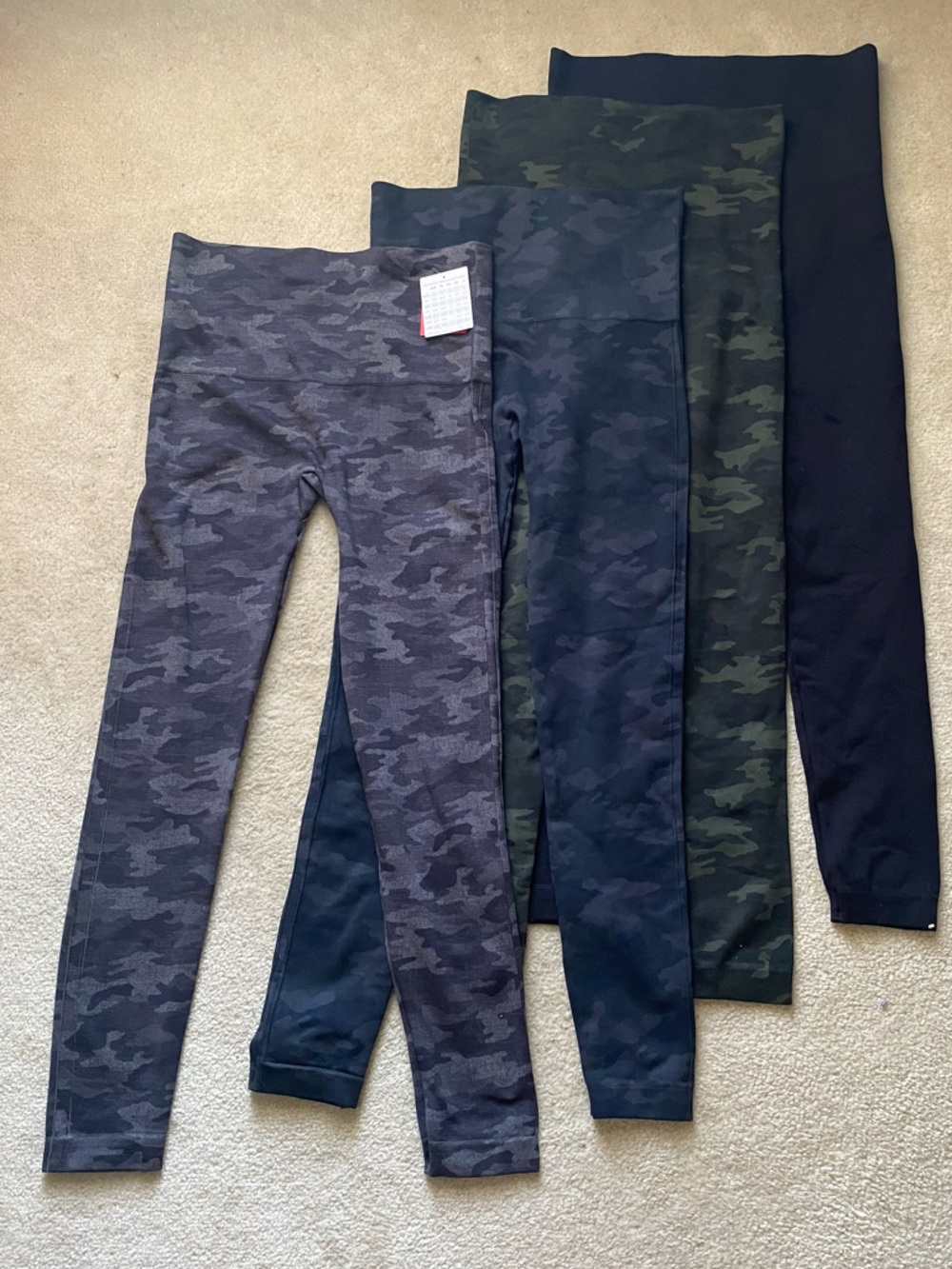 Set Of 4 Spanx Seamless Leggings Black Green Camo Medium Crop Mid Rise New Used